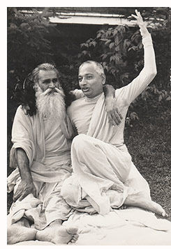 Swami Venkatesananda with Swami Satchidananda