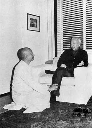 SiteFiles/photos/Swami Venkatesananda With Swami Prabhavananda (Of The Vendanta Society)