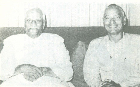 SiteFiles/photos/Swami Venkatesananda with former President of India, V. V. Giri.